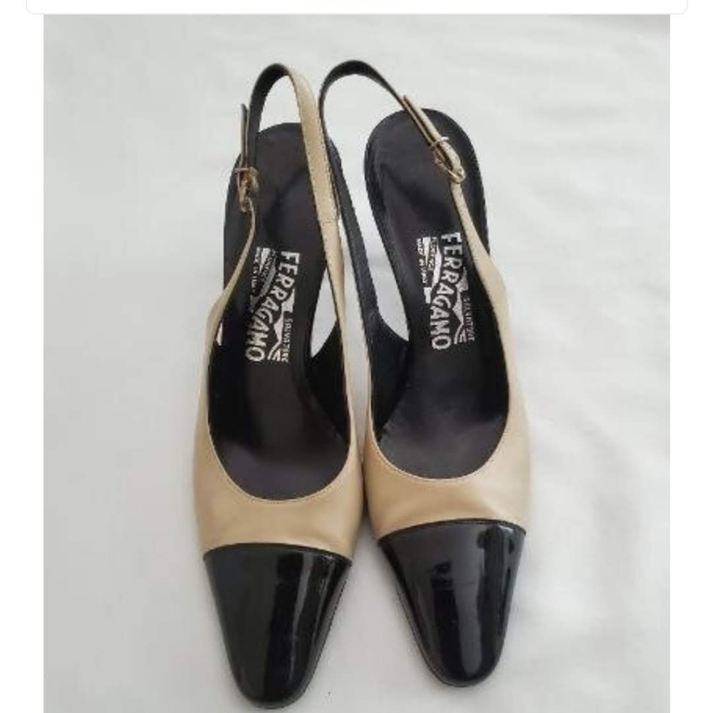 Salvatore Ferragamo b&w Slingbacks sz 8B